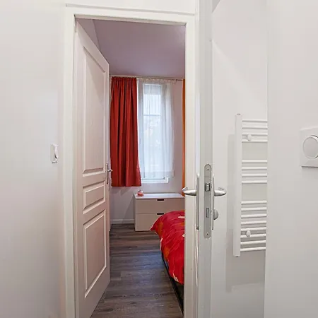 - Quartier Des Docks Au Calme - T3 Entièrement Rénové Appartamento