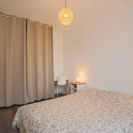 - Quartier Des Docks Au Calme - T3 Entièrement Rénové *