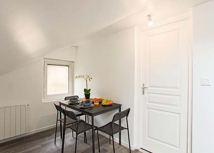 - Quartier Des Docks Au Calme - T3 Entièrement Rénové Appartement *