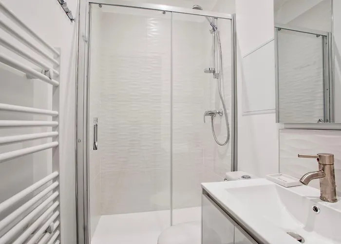 Appartement - Quartier Des Docks Au Calme - T3 Entièrement Rénové Le Havre