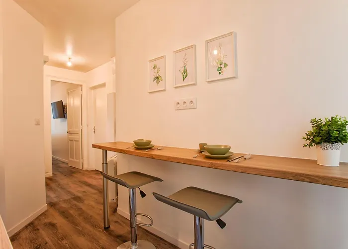 - Quartier Des Docks Au Calme - T3 Entièrement Rénové Appartement *