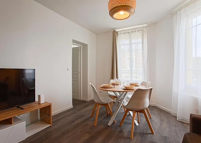 - Quartier Des Docks Au Calme - T3 Entièrement Rénové